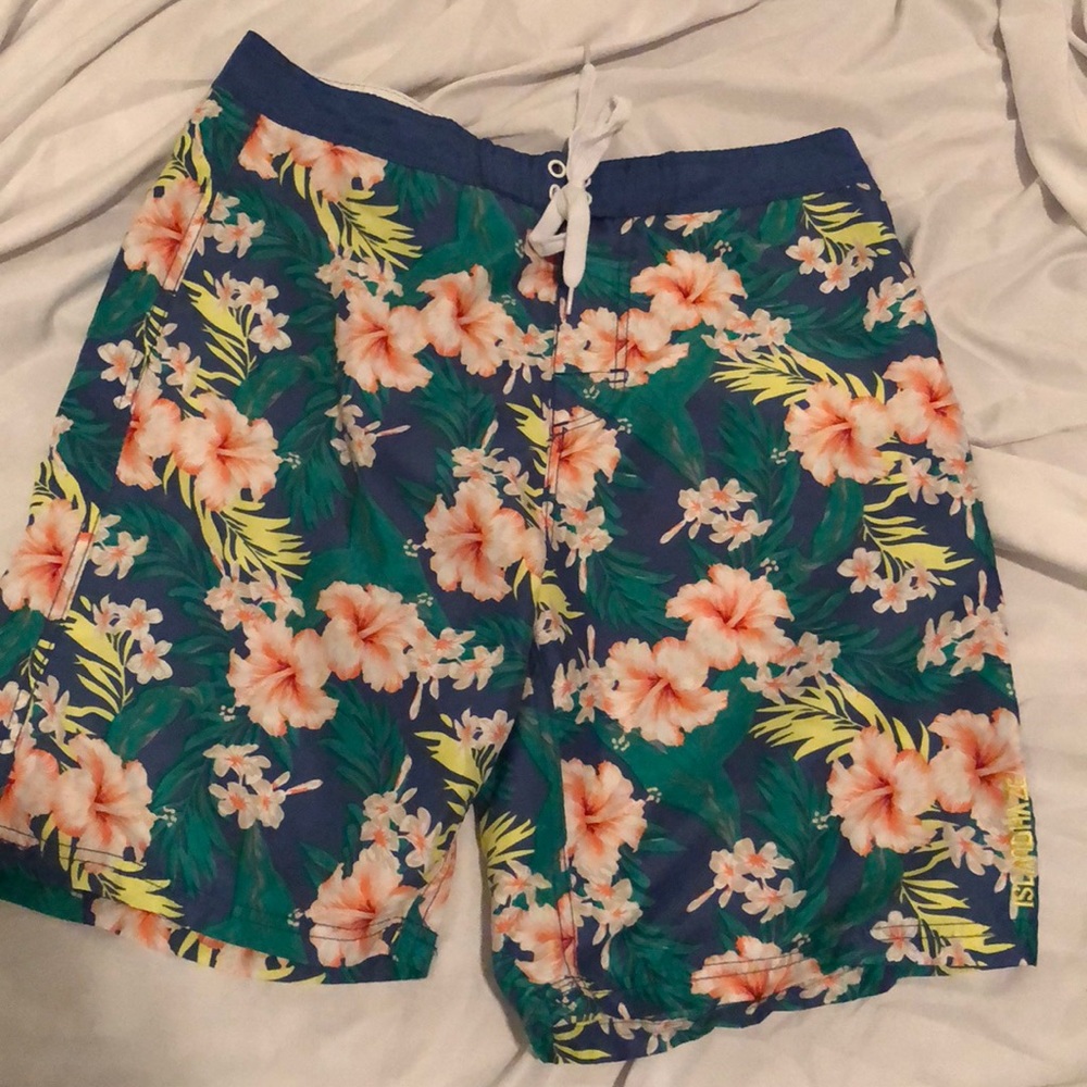 Men’s Hawaiian print board shorts/swim trunks